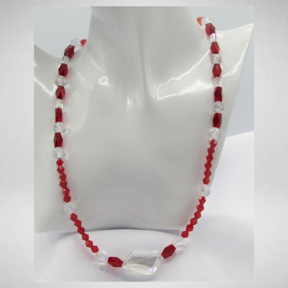 CONTESSA IN RED Beaded Jewelry Set - Picture 2 of 6